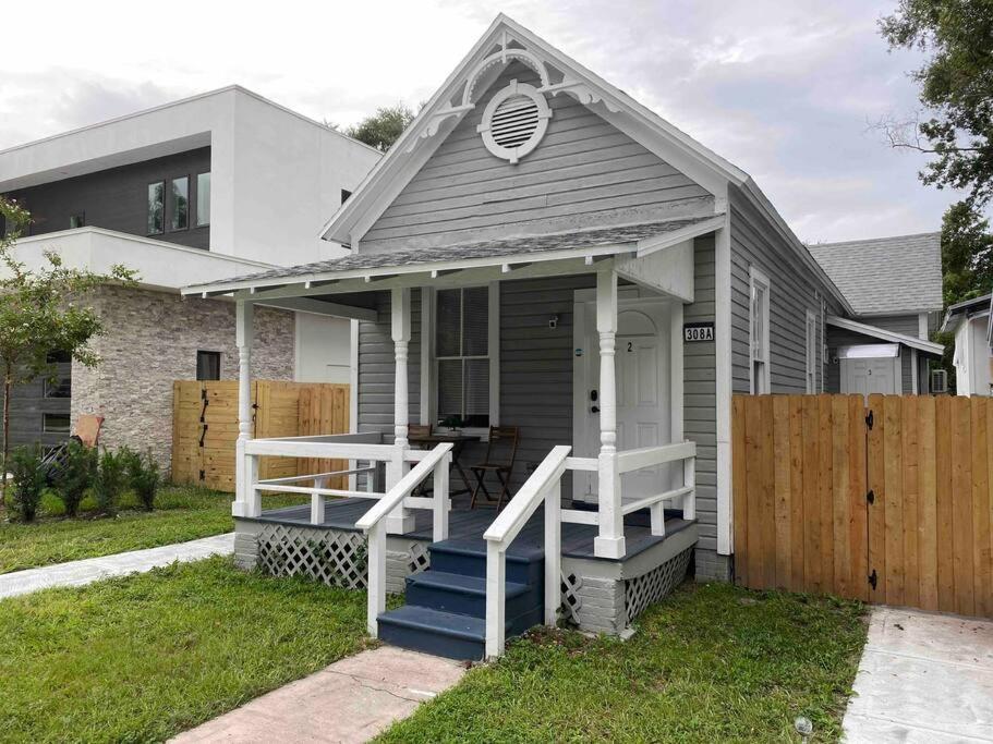 Cozy Studio Bungalow Steps To Armature Works Tampa Bagian luar foto