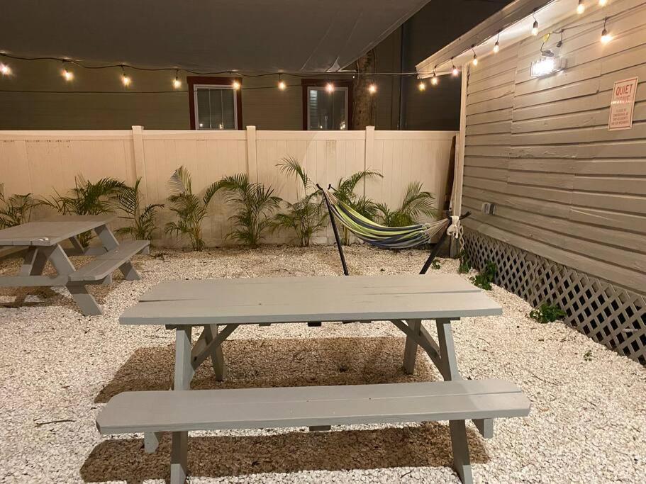 Cozy Studio Bungalow Steps To Armature Works Tampa Bagian luar foto