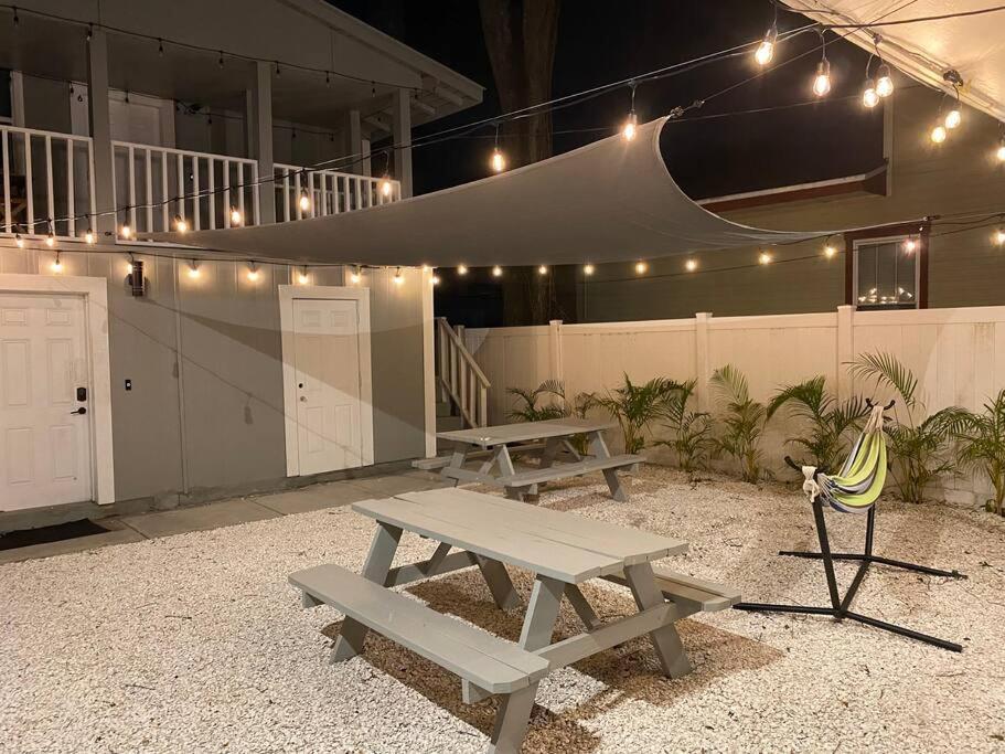 Cozy Studio Bungalow Steps To Armature Works Tampa Bagian luar foto